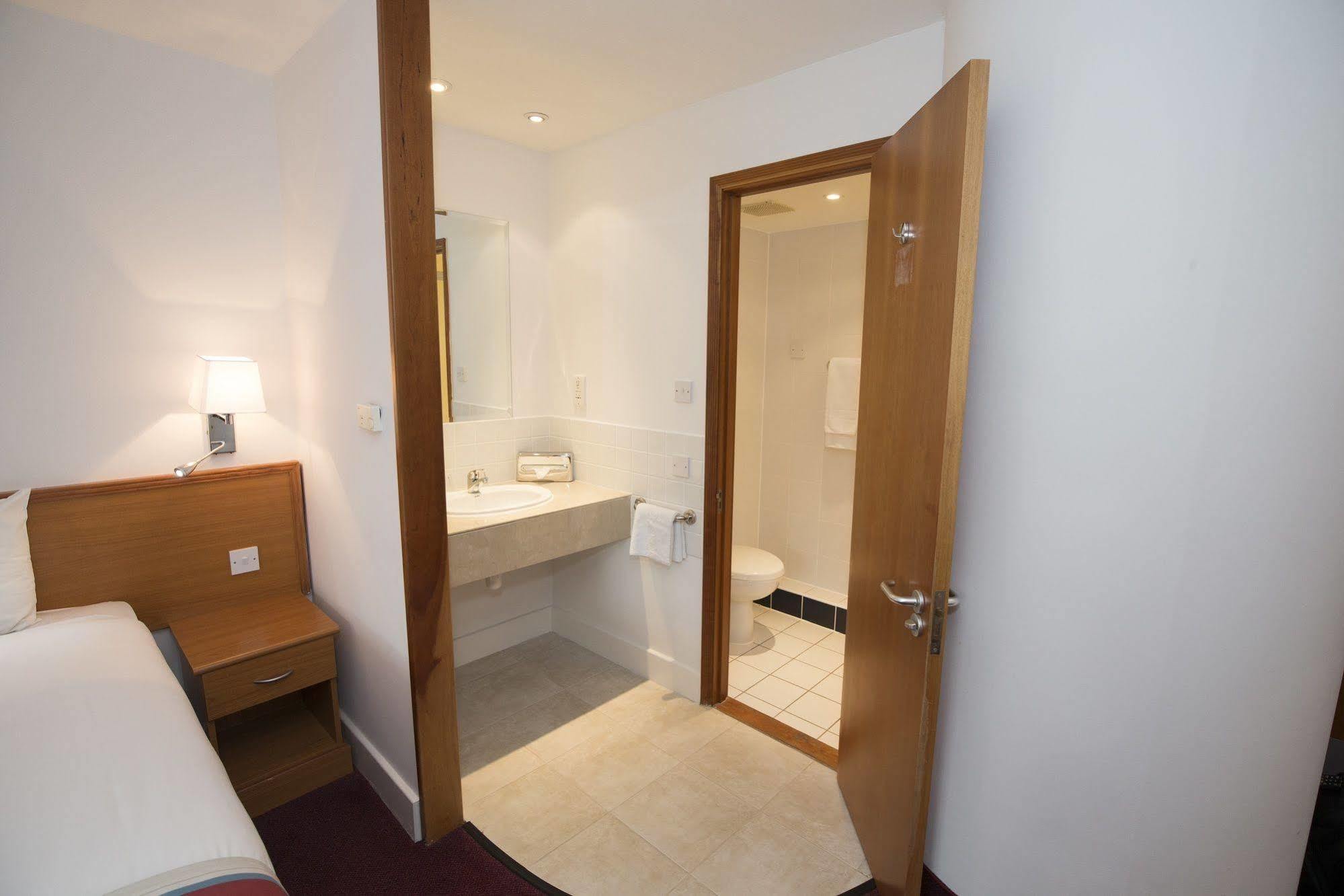 Hotel Ramada Cambridge Fen Drayton
